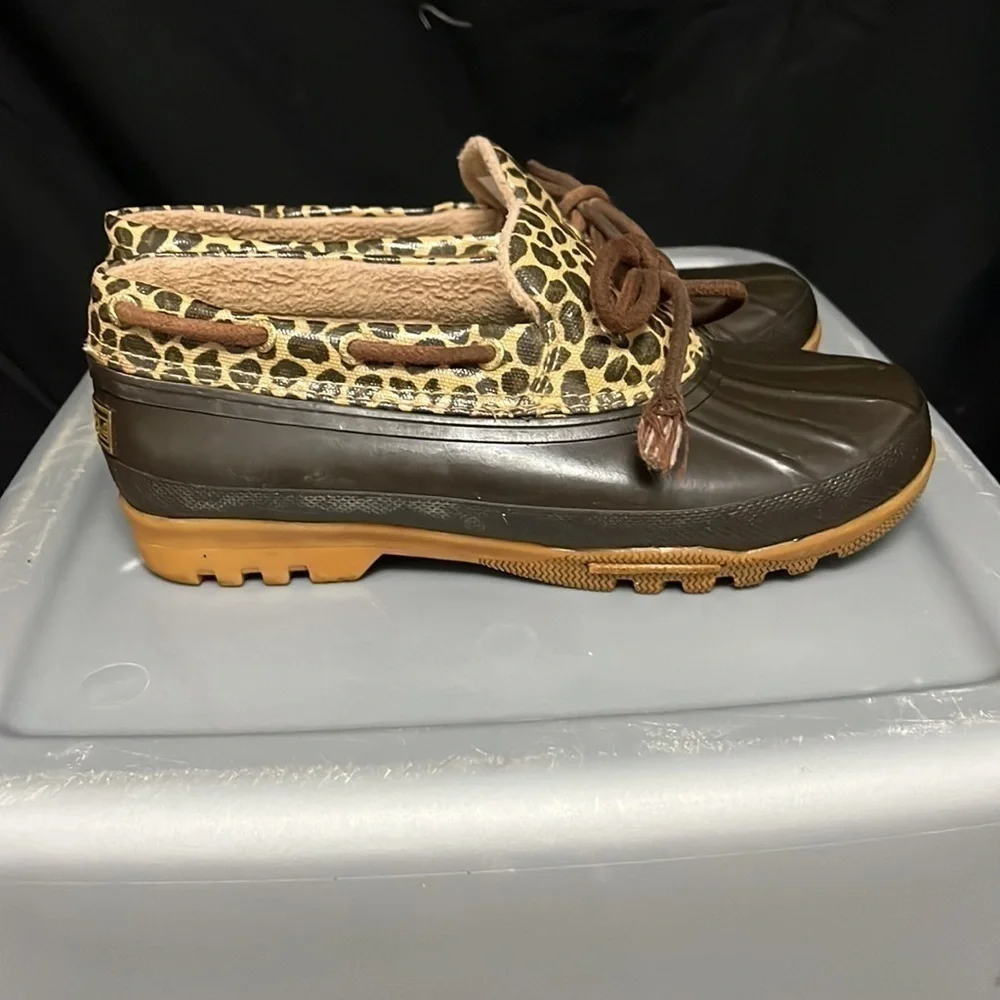 SPERRY- low cut rubber boot with animal print